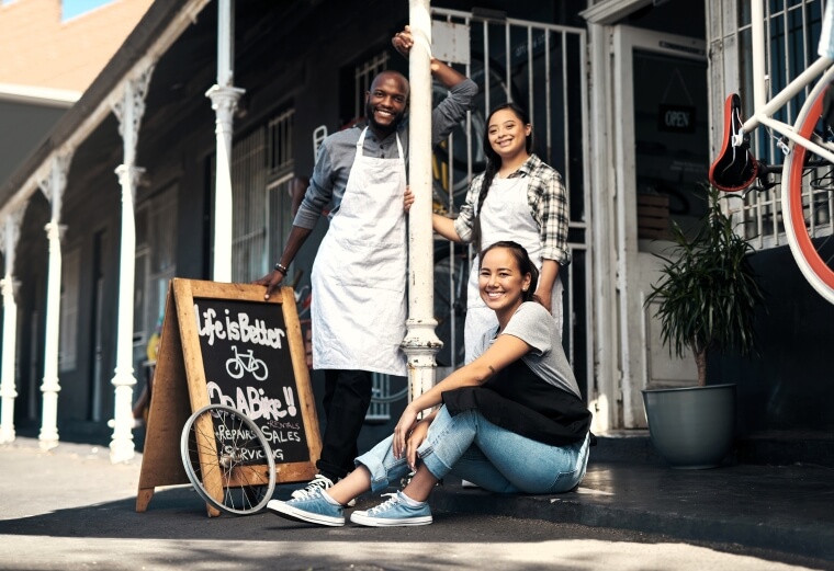 How Independent Businesses Can Use Signage to Outperform Corporate Chains